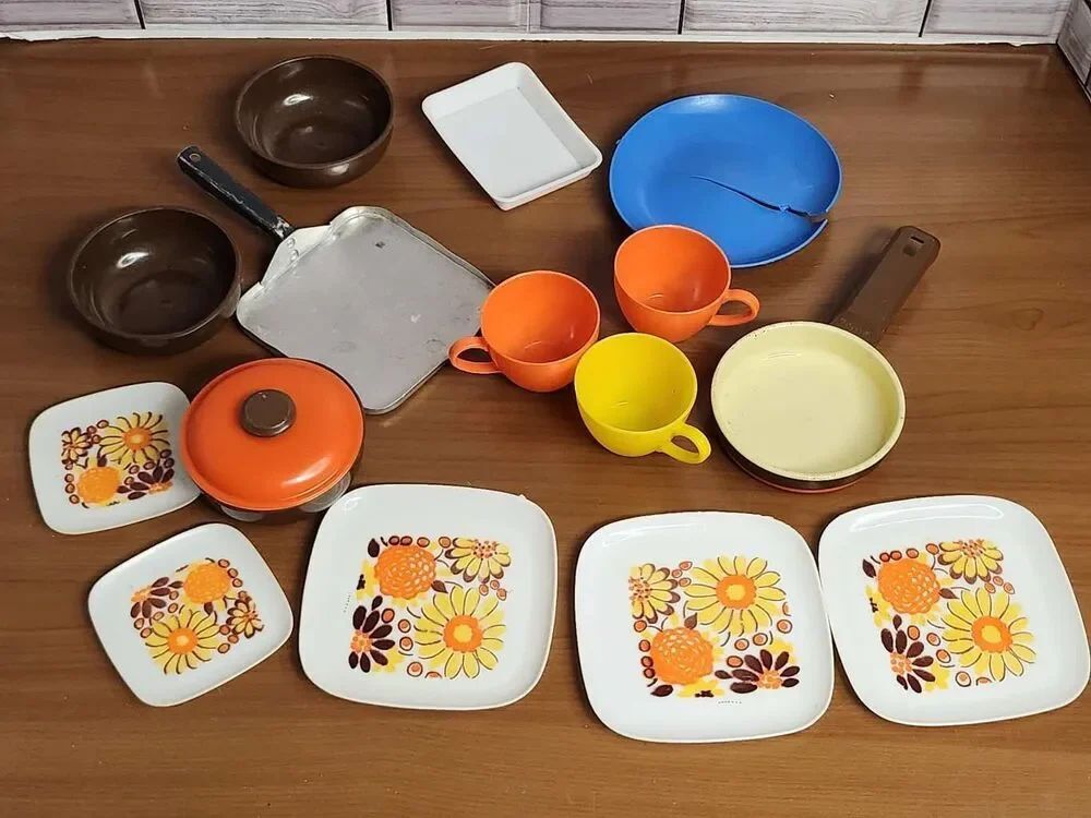 Vintage Pretend Play Dishes #A62